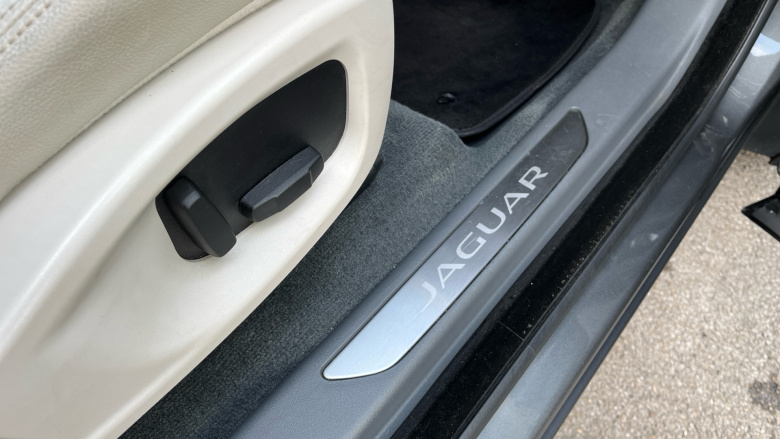 Jaguar E-Pace 2.0d S 5dr Auto Diesel Estate